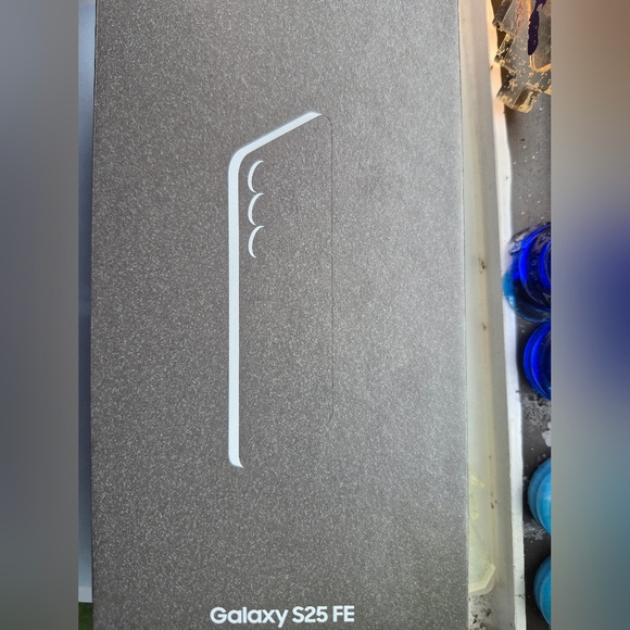 Samsung Galaxy S20 FE Unlocked From AT&T Black Smartphone with Case Included - Picture 2 of 5